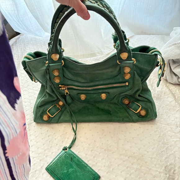 🥀 Authentic BALENCIAGA Chevre Giant 21 Gold Hardware City tote in Vert Gazon 🥀 - Picture 16 of 16